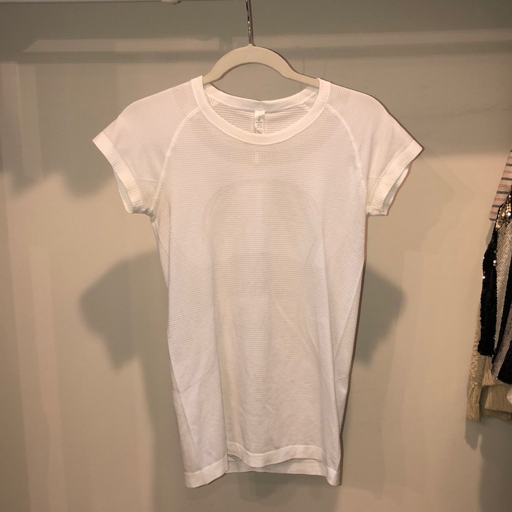 women’s lululemon compression workout shirt